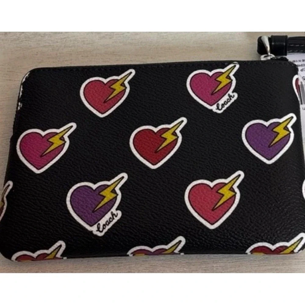 Coach Corner Zip Wristlet Black Multi Heart Lightning Bolt Leather‎ CN857 NEW